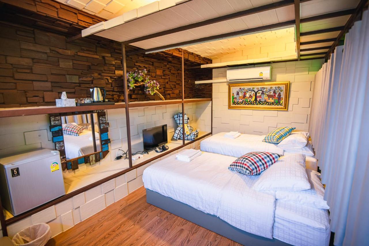 Suankaew​ Art​ Hostel​ Чонбурі Екстер'єр фото
