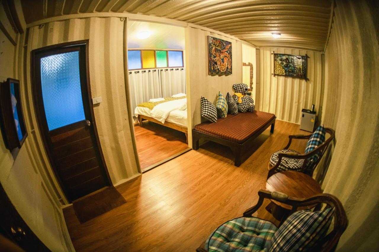 Suankaew​ Art​ Hostel​ Чонбурі Екстер'єр фото