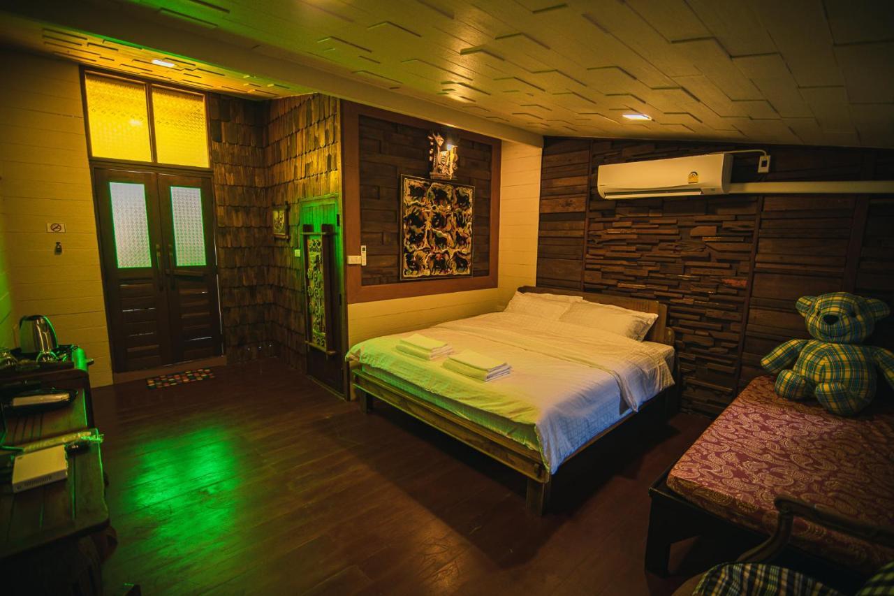 Suankaew​ Art​ Hostel​ Чонбурі Екстер'єр фото