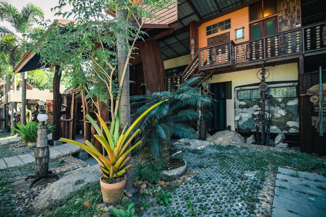 Suankaew​ Art​ Hostel​ Чонбурі Екстер'єр фото